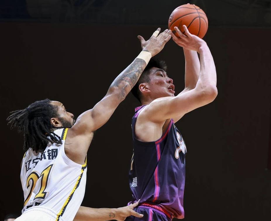 新疆广汇迎全明星赛关键赛；清晨单刀错失；悬念犹存；纪律约束更严格的简单介绍