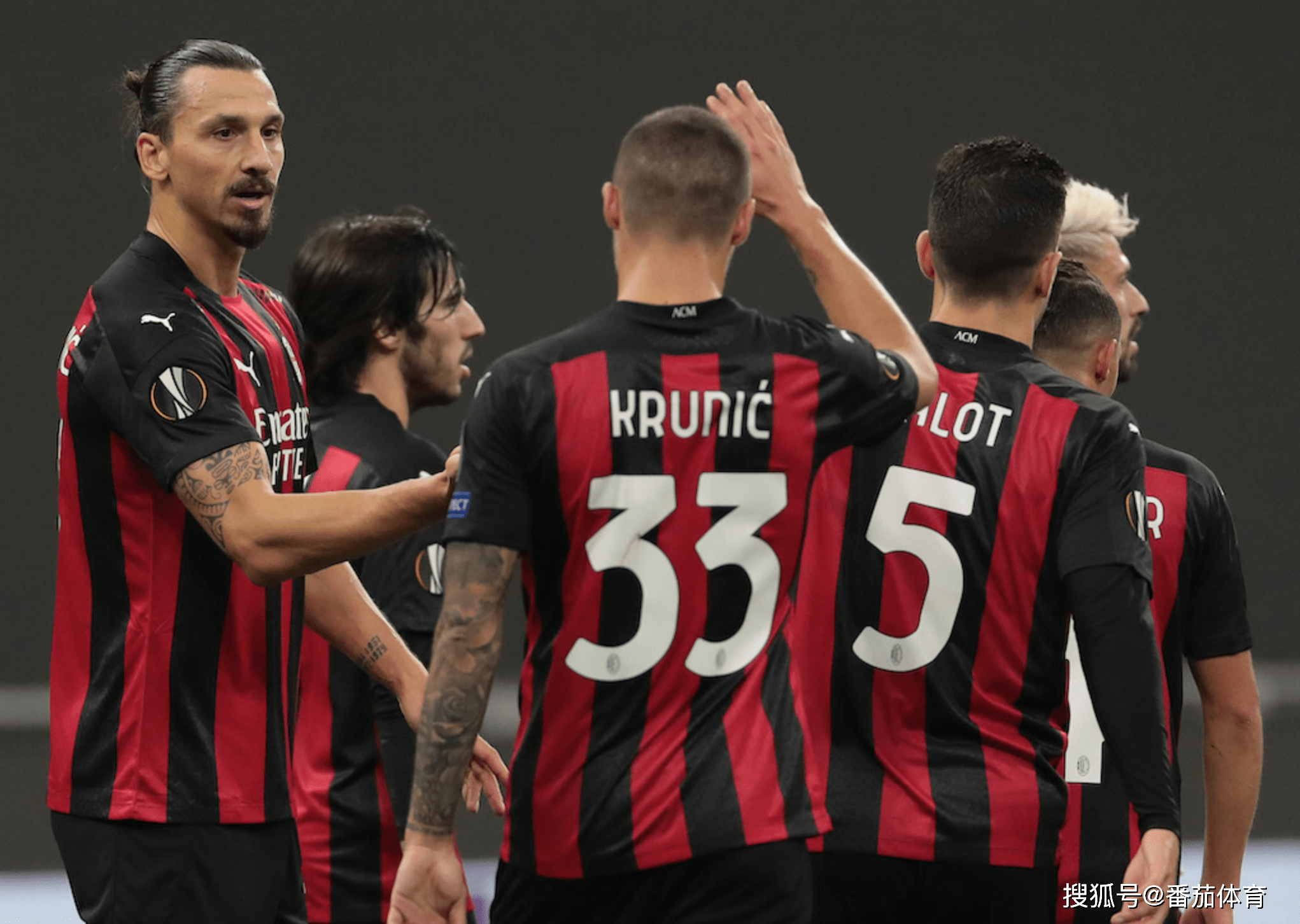  拳击比赛的精彩回放 