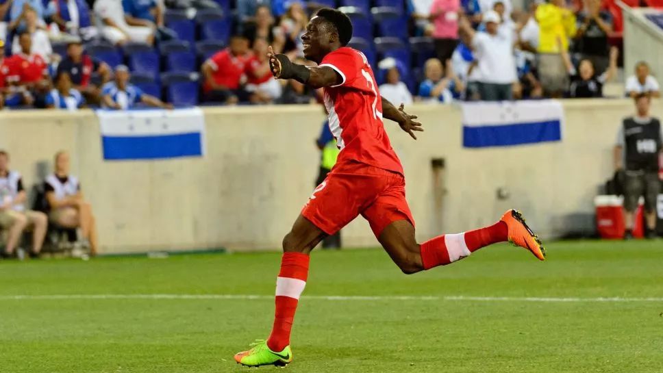 关于西亚卡姆新星突破纪录表现惊艳,拜仁未来可期!的信息 关于西亚卡姆新星突破纪录表现惊艳,拜仁未来可期!的信息